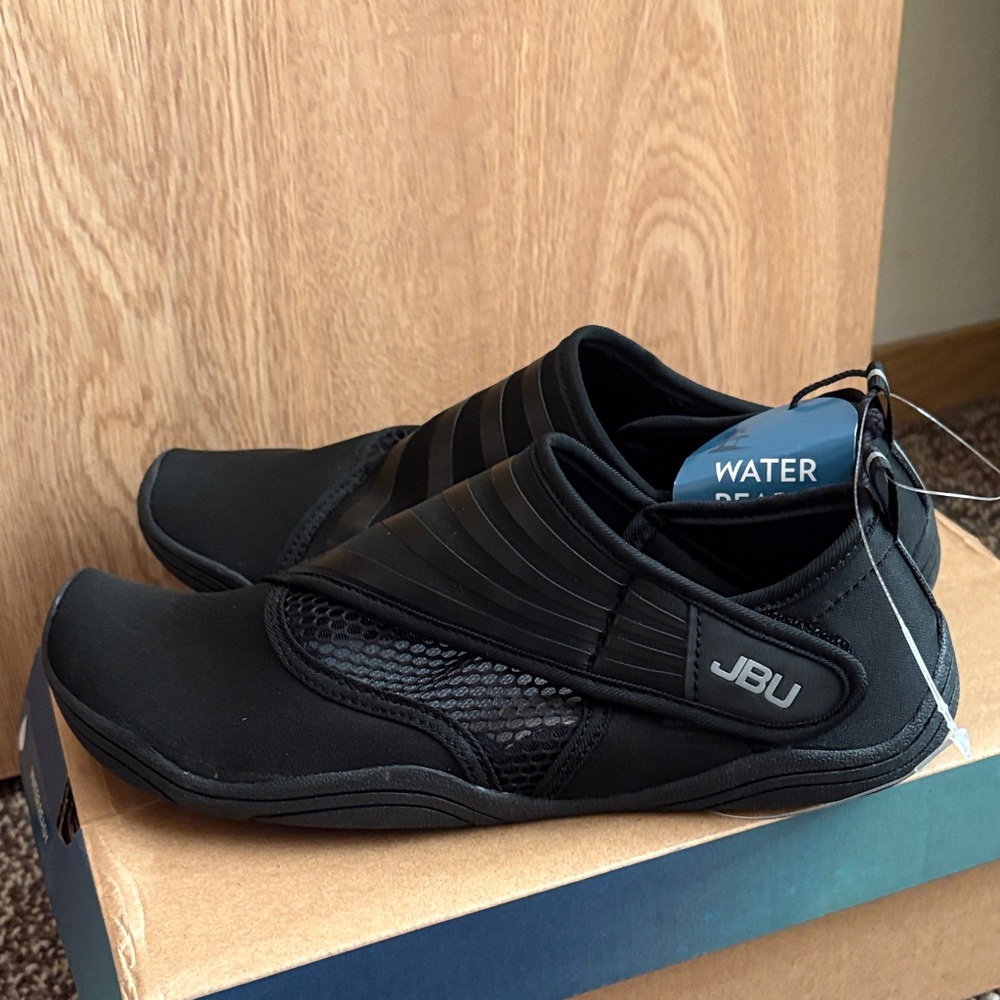 JBU Black Women’s Athletic Water Shoes Size 8 New!!